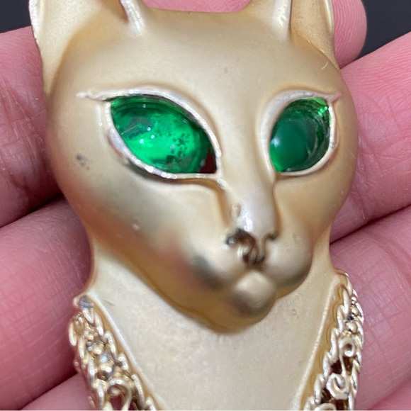 Vintage A.J.C. Signed Egyptian Cat Green Eyes Gold-tone Brooch - Picture 11 of 12